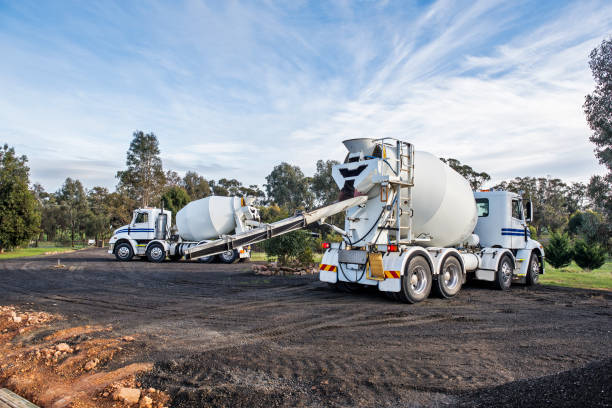 Best Concrete Sidewalk Installation  in Dodge City, KS